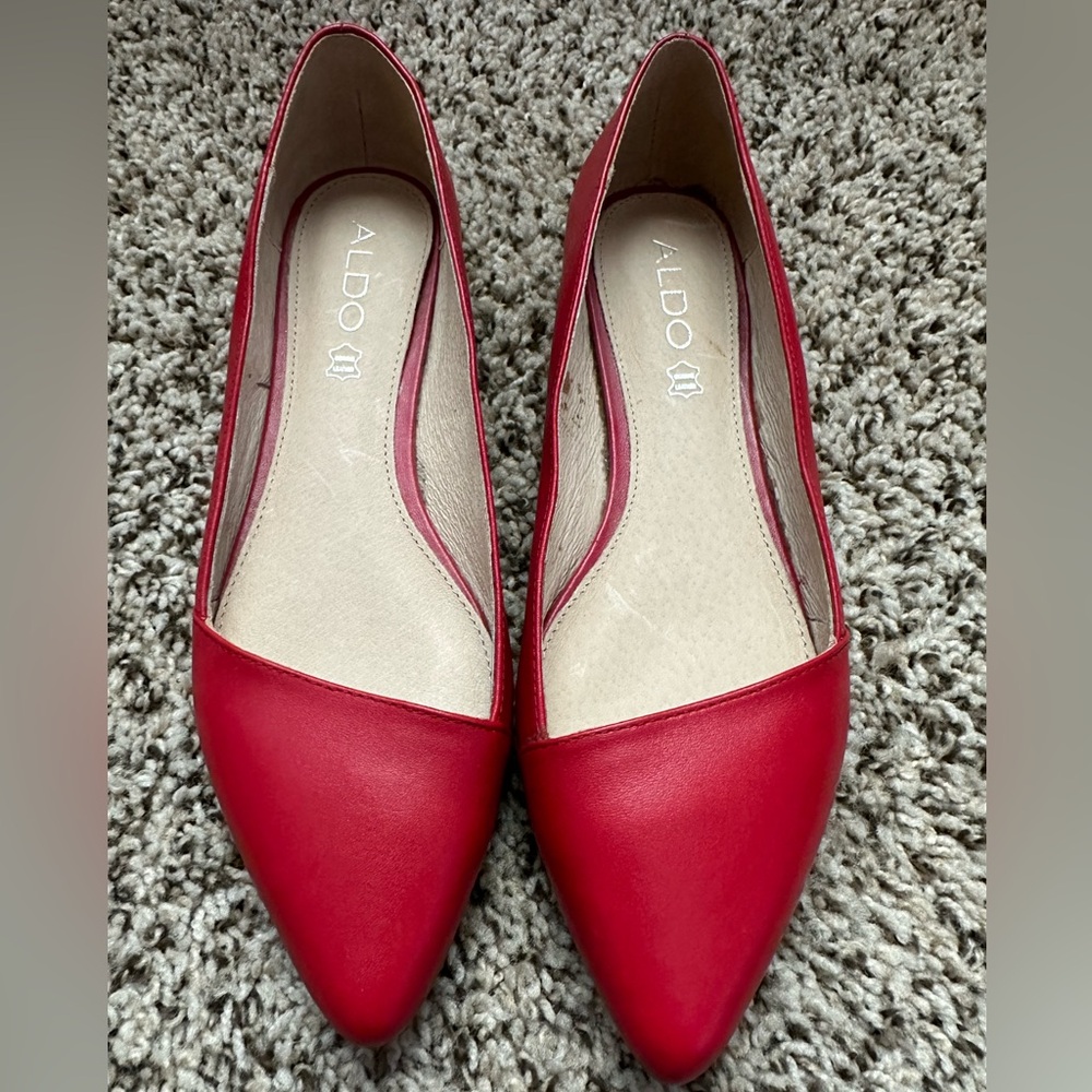 Like New Bright Red Aldo Women’s Leather Flats (Size 8.5)